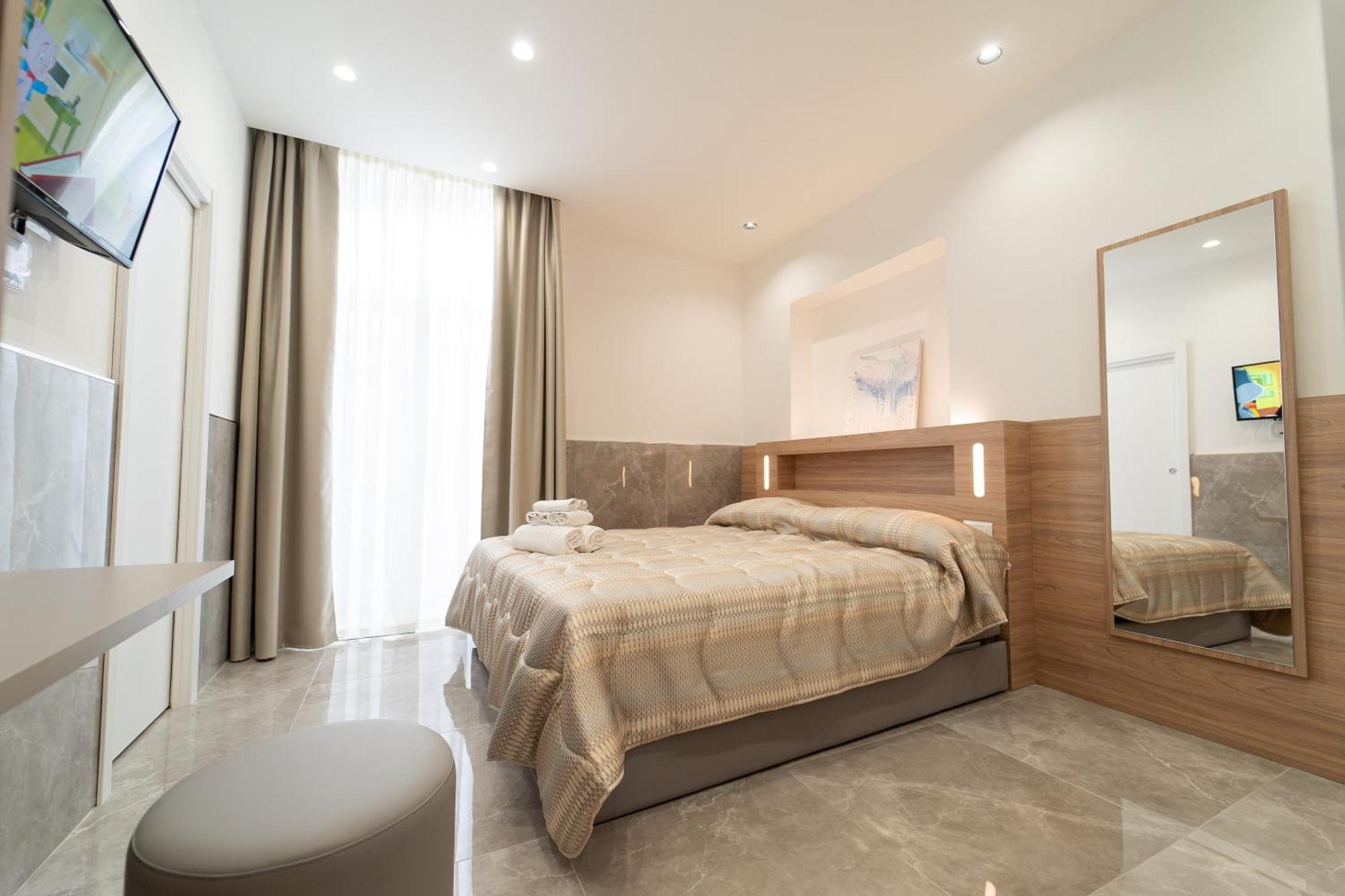 Toledo H, Naples Historical Center, By Clapa Group Hotel Szoba fotó
