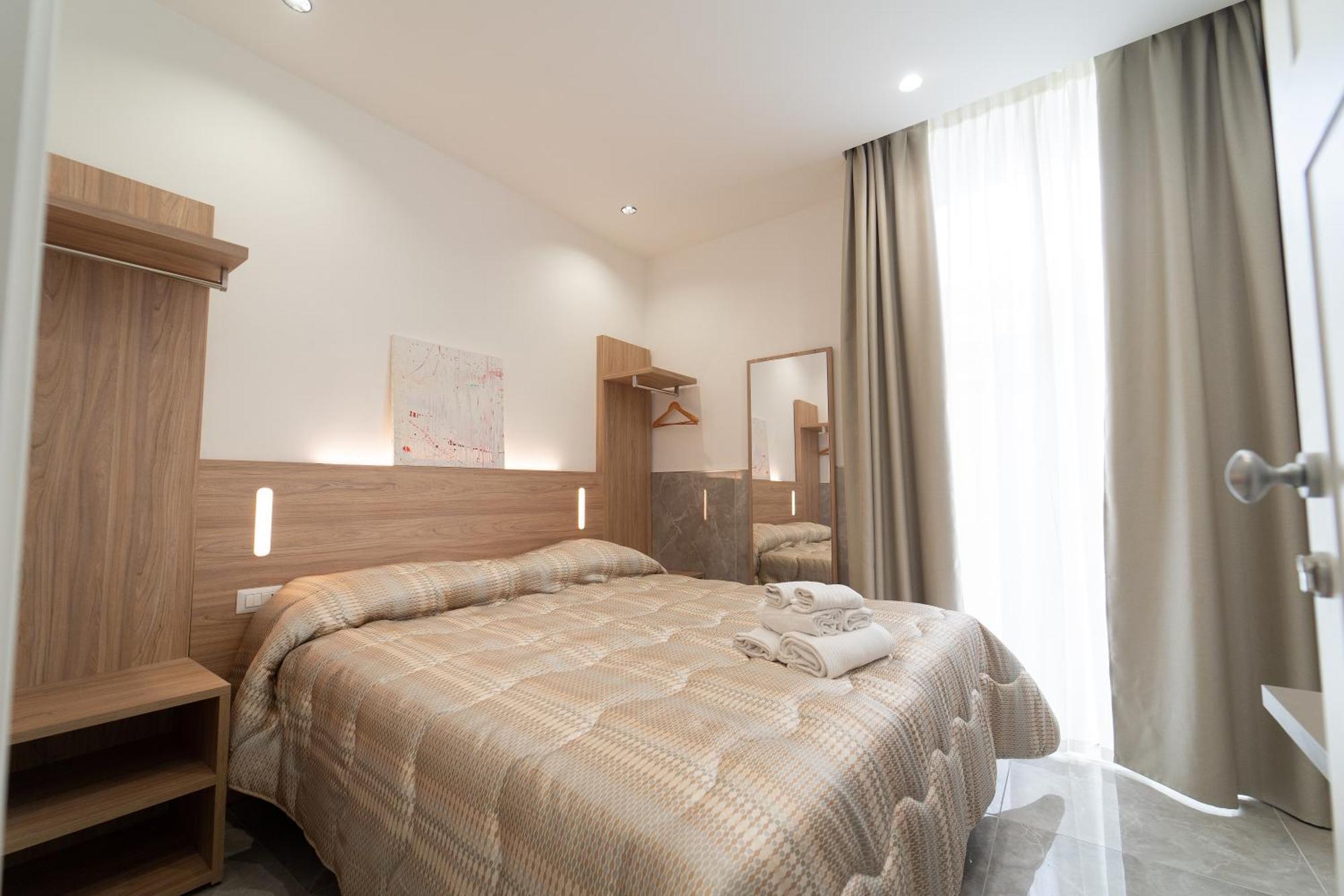 Toledo H, Naples Historical Center, By Clapa Group Hotel Szoba fotó